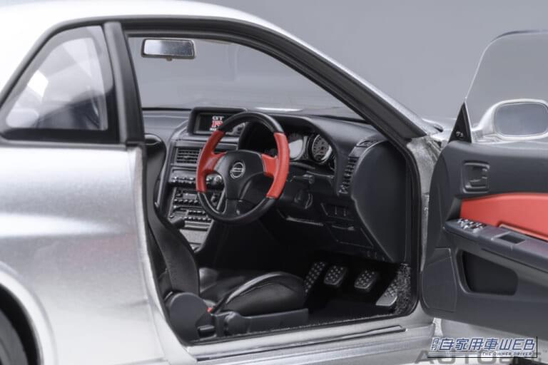 オートアート製1/18スケールモデルカー 日産 NISMO R34 GT-R Z-tune シルバー 運転席ドア開放｜「ウソだろ…実車かと思った」R34 GT-Rの超リアルな1/18モデルカー。シルバーのボディカラーが美しい！ オートアート製「NISMO Z-tune」