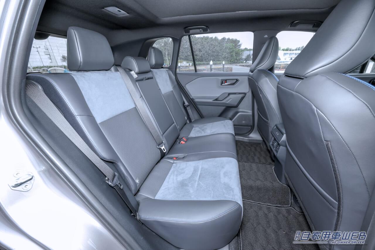 |抜群の安定感が頼もしい。新型RAV4PHEV公道試乗【エコと走りは両立できる】