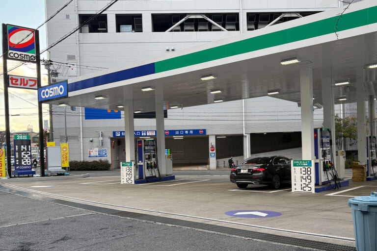 セルフ サービスステーション コスモ石油｜「ヤバ…これナシでよく走れるわ…」欧米や中国では搭載が義務化されたTPMS。日本の未対応車にも1分で取付可能なアイテムを紹介。あらゆる車種に装着可能