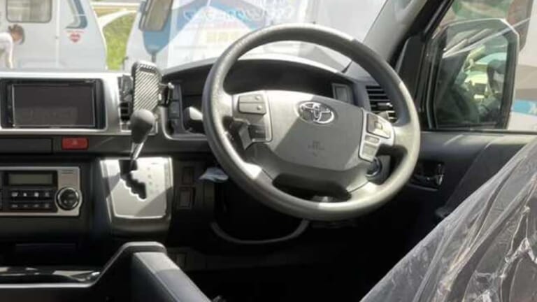 優秀すぎるトヨタ車「しかも、チャイルドシートOK」家族全員が寝られる、最強すぎるキャンパーの全貌。