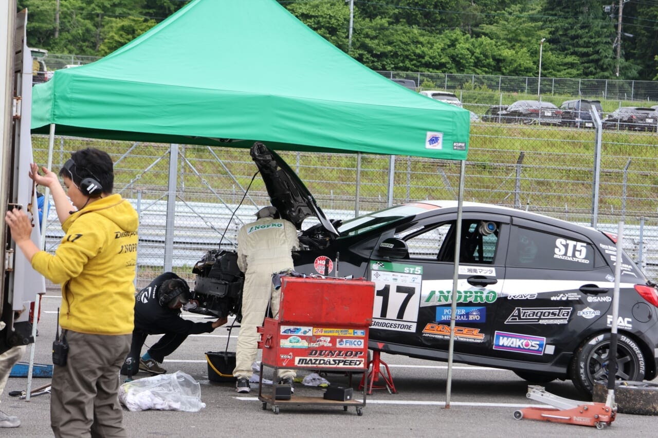 |【富士24時間レース2026】最小排気量ST-5Fクラスに見る、スーパー耐久のチェッカー至上主義が生んだ不屈の精神