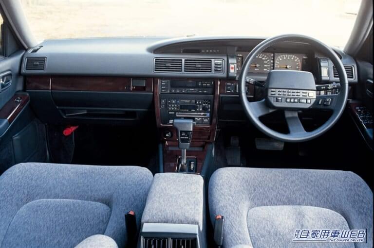 NISSAN 初代 シーマ Y31 車内 運転席 助手席 ステアリング|「実家のクルマ、コレだったわ…」80年代に街でよく見かけた国産車5選。トヨタ・日産・ホンダ・マツダ・三菱…活気のあった日本を象徴するモデルを紹介