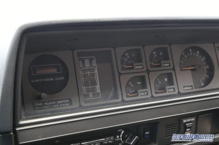 日産 スカイライン ハードトップ 2000ターボGT-E・Xタイプ インパネ｜「おじさんのクルマというイメージ…」挑戦的なデザインも当時はウケが良くなかった…50年前の日産車。しかし今、評価が高まり中古価格が急騰中！