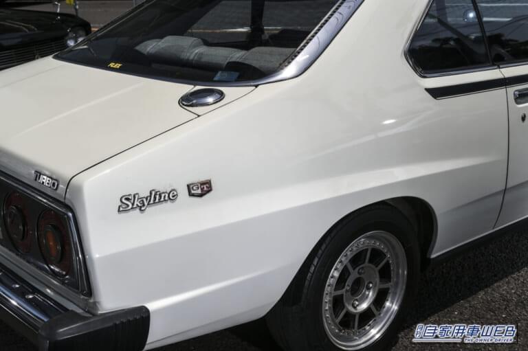 日産 スカイライン ハードトップ 2000ターボGT-E・Xタイプ ボディサイド サーフライン|「おじさんのクルマというイメージ…」挑戦的なデザインも当時はウケが良くなかった…50年前の日産車。しかし今、評価が高まり中古価格が急騰中!