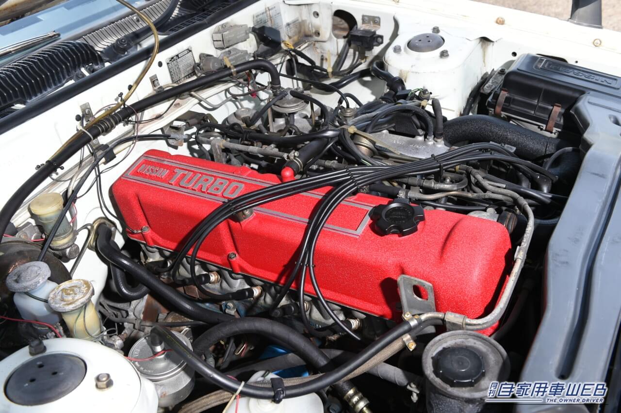 日産 スカイライン ハードトップ 2000ターボGT-E・Xタイプ エンジンルーム|「おじさんのクルマというイメージ…」挑戦的なデザインも当時はウケが良くなかった…50年前の日産車。しかし今、評価が高まり中古価格が急騰中!