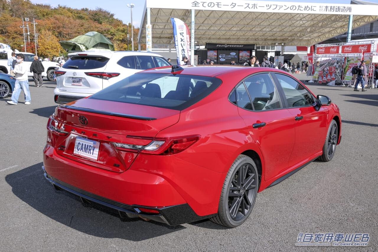 北米生産のトヨタ「カムリ」｜北米生産のトヨタ「カムリ」が右ハンドル仕様で今秋に日本導入へ！ 目標は年間1万台