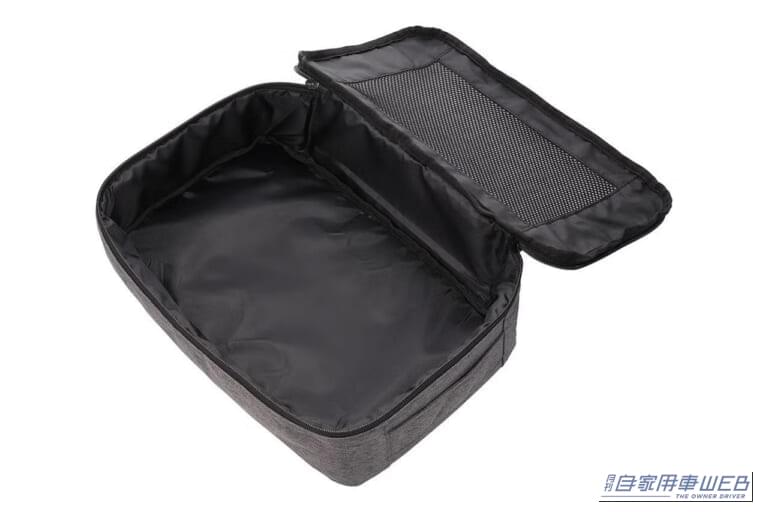 カーメイト CX531K ジムニー専用 助手席下収納バッグ フタオープン｜「ココ、活用しないのはもったいない…」デッドスペースにスッポリとハマる！ 愛車をさりげなくバージョンアップ！ 目立たないのが嬉しい［カーメイト CX531K］