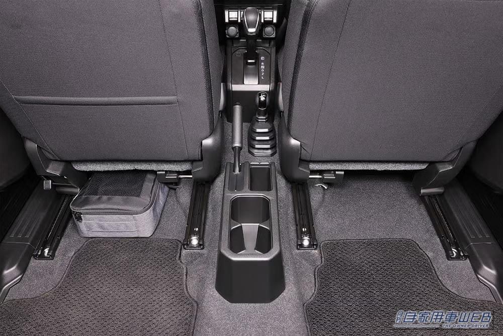 ｜「ココ、活用しないのはもったいない…」デッドスペースにスッポリとハマる！ 愛車をさりげなくバージョンアップ！ 目立たないのが嬉しい［カーメイト CX531K］