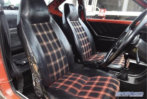 スズキ セルボ CX-G 車内 シート｜「えっ…コレが軽自動車なの？」55年前のスズキの名車。美しいデザインはもはや小さなスポーツカー。スタイリッシュさで人気を誇ったフロンテ クーペを紹介。