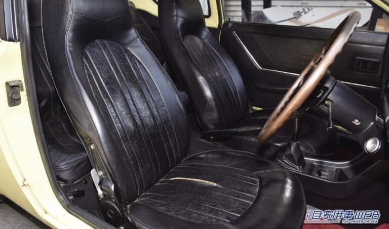 スズキ フロンテ クーペ GX(1971年〜) 車内 シート|「えっ…コレが軽自動車なの?」55年前のスズキの名車。美しいデザインはもはや小さなスポーツカー。スタイリッシュさで人気を誇ったフロンテ クーペを紹介。