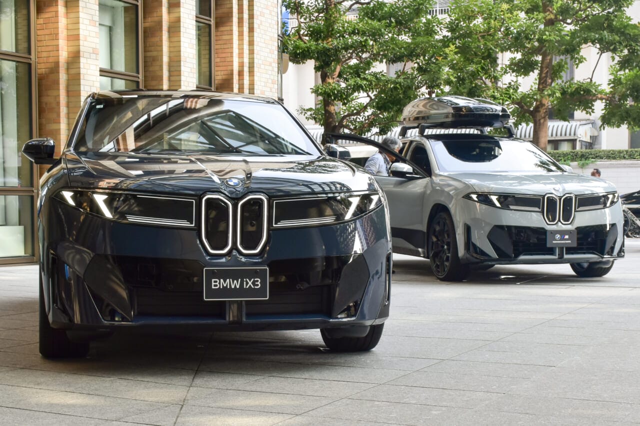 【BMW】新型iX3が日本初上陸！一充電で906km走れて15分充電で420km動く「次世代の電気自動車」
