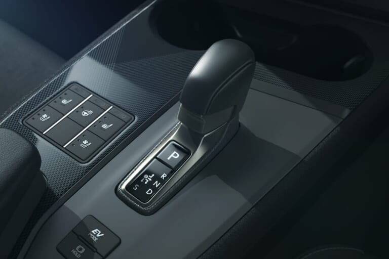  オーナメントパネル（レイヤーグリッド加飾）。｜レクサスUXに特別仕様車「シャイニングエッセンス」追加【9月1日発売、521万円から】