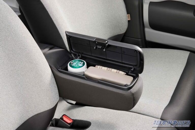 ホンダN-BOX　ホンダアクセス用品装着車｜完成度スゴすぎ！ 新型N-BOXカスタムをさらに精悍に仕立てる「赤いアクセントの純正スポーツパーツ」