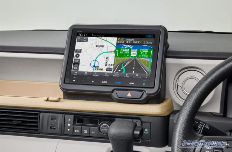 ホンダN-BOX ホンダアクセス用品装着車|完成度スゴすぎ! 新型N-BOXカスタムをさらに精悍に仕立てる「赤いアクセントの純正スポーツパーツ」