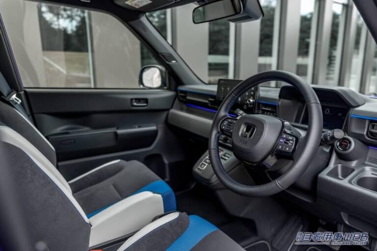 運転席｜ホンダ新型スーパーワンに海外反響　「EVなのに変速だと？」「小さいEVを待ってた！」支持されたのは“速さ”より“小ささ”だった