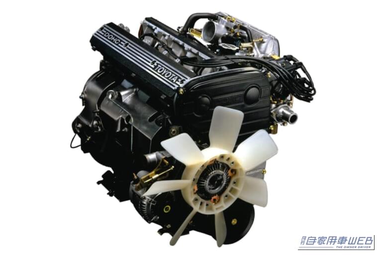 Toyota トヨタ 7代目 S120系 クラウン エンジン 5M-GEU型|「いつかはクラウン」伝説的キャッチコピーで有名な43年前のトヨタの名車。印象的なデザインを採用し大ヒットした人気モデルを紹介