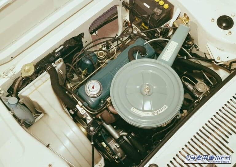 1970年 日産 初代チェリー エンジンルーム A10型エンジン|「大胆すぎるデザイン」日産初の技術を採用した56年前の大衆車。車名の由来は日本の国花の“桜”。いまなお語り継がれる名車、初代チェリーを紹介