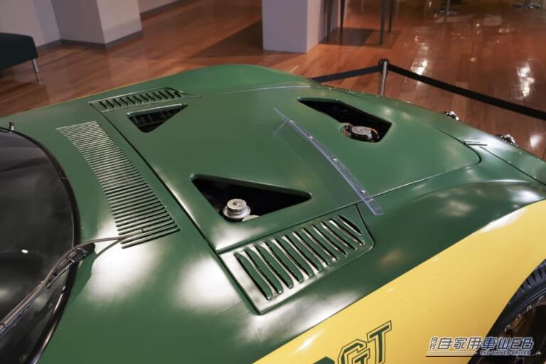 トヨタ2000GT スピードトライアル(ボンネット)|それは60年前の偉業だった! 72時間スピードトライアルで16の世界新記録を樹立した「日本が誇る伝説のGTスポーツクーペ」。