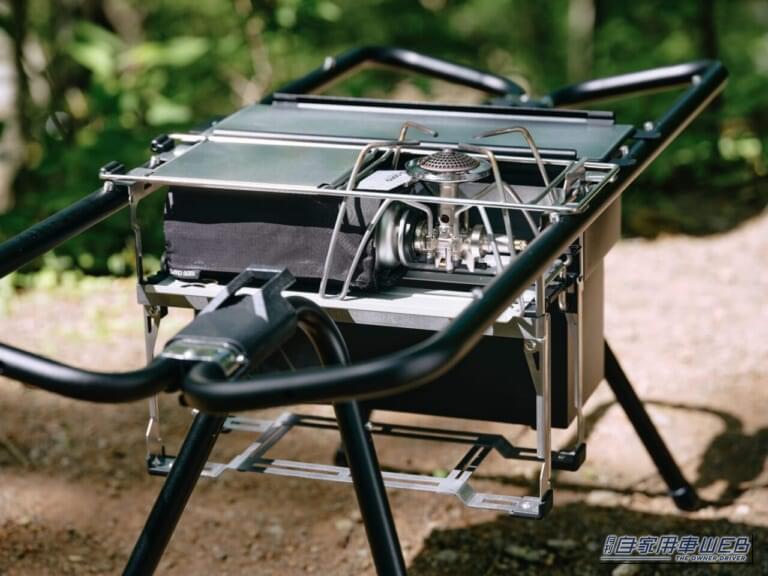 TOKYO CRAFTS マイクロキッチンボックス|「ただの箱を組み立てると…」軽自動車のラゲッジにも収まるサイズ感。必要な道具一式がピッタリ収納されている小さなキッチンが登場。