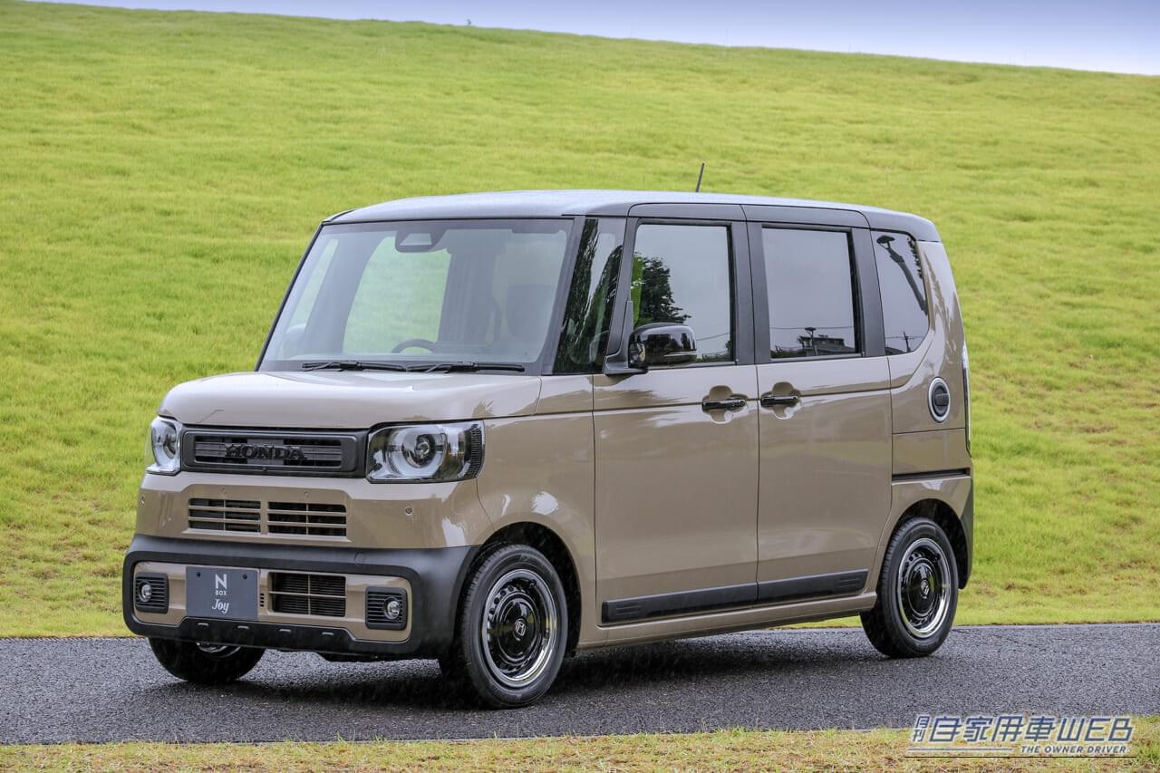 ｜新N-BOXカスタムは、巨大クロームグリルで「オラオラ顔」を再定義。何が変わった？