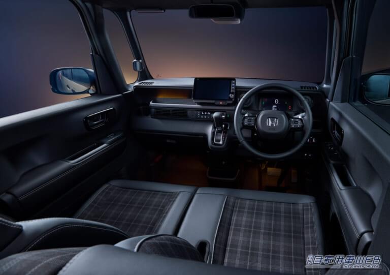 N-BOX JOY ターボ 特別仕様車 BLACK STYLE｜新N-BOXカスタムは、巨大クロームグリルで「オラオラ顔」を再定義。何が変わった？