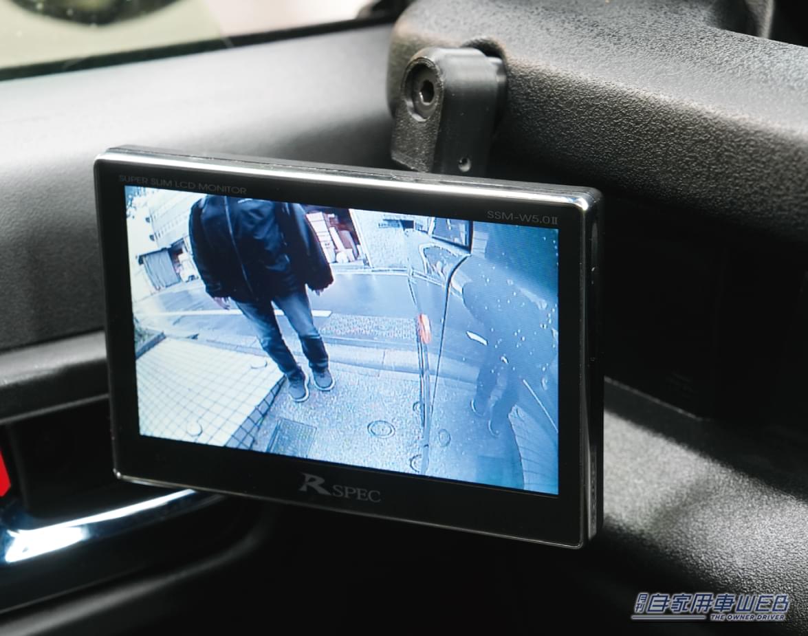 |「これで現行ジムニーの死角が解消!」ドライバーの安全運転をサポートする人気製品がリニューアル‼︎ 〜データシステム・マルチVIEWフロントカメラキット〜