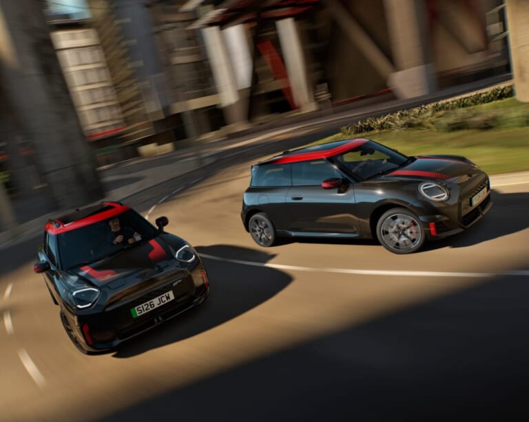 日本未発売の限定MINI上陸。JCWのEVモデル「トラックエディション」価格は640万円から