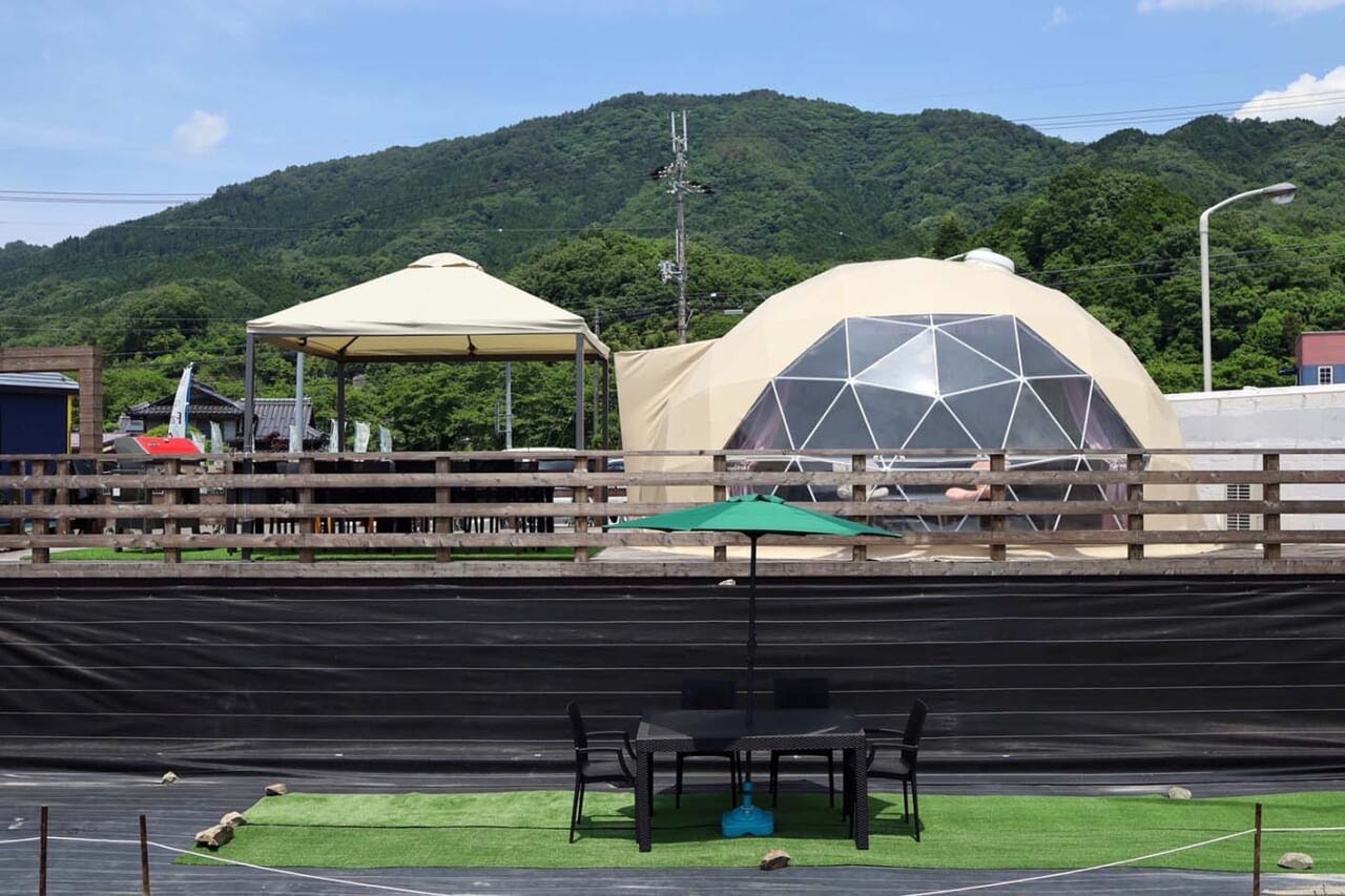 【車中泊旅行におススメ！ RVパーク最新情報】「天空の城」竹田城跡まで車で約15分、但馬・竹田城観光の拠点に最適なRVパーク『兵庫県朝来市／RVパーク FujiFarm TAJIMA Base Field』