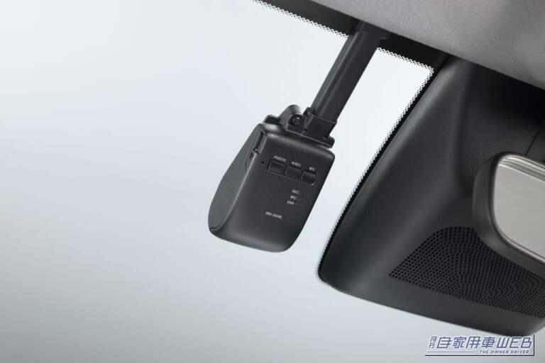 DRH264ND装着イメージ|ホンダアクセス、使い勝手と装着性を大幅向上したナビ&スマホ連動の新型ドラレコ「DRH-264ND」を発売! マイチェンした新型フィットから順次拡大へ!!