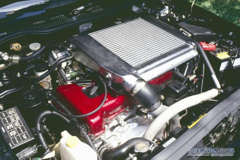 パルサーGTi-Rに搭載されるSR20DETエンジン|「勝つことを宿命として生まれたモンスターコンパクト」 圧倒的な加速力とは裏腹に、極端な“フロントヘビー”と“どアンダー”なハンドリングで直線番長とまで揶揄された悲運の『GTi-R』
