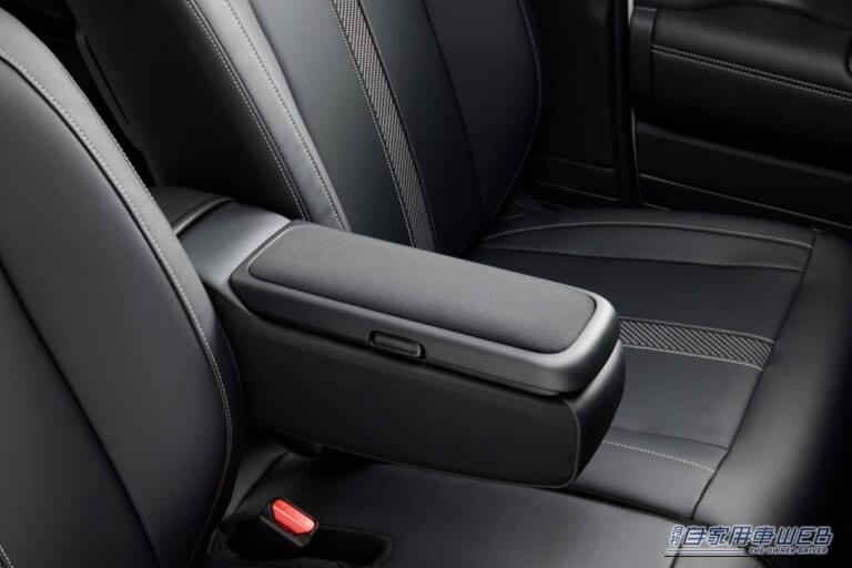 ホンダN-BOX ホンダアクセス用品装着車|完成度スゴすぎ! 新型N-BOXカスタムをさらに精悍に仕立てる「赤いアクセントの純正スポーツパーツ」