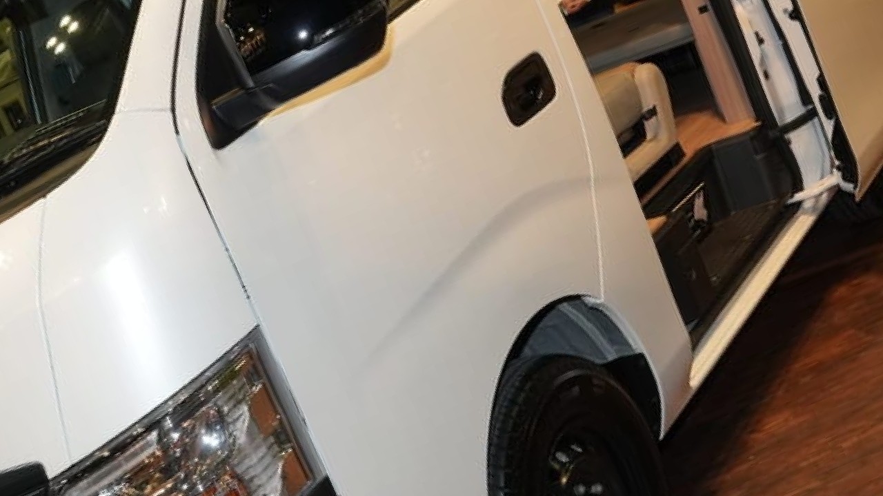 「これは大興奮する」大人気車種に搭載された「マル秘シート」がスゴいぞ。シアタールームにしても良いかも。