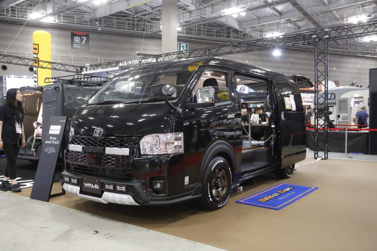 ｜世界的エアロ屋「WALD」がハイエースを本気イジり！ 武骨エアロなのに車内はホテルのようなギャップが凄い。思わず欲しくなる「限定5台」の実力ぶりをチェックした。