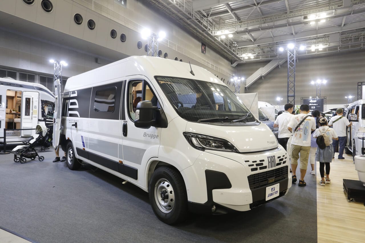 ｜最新モデル「ブルージュ」はここまで進化！ まさに走る高級ホテルなデュカトベースの「ラグジュアリーキャンパー」。本格キッチンやトイレの充実装備は当たり前、ボディそのものが「快適構造」なのが強み。