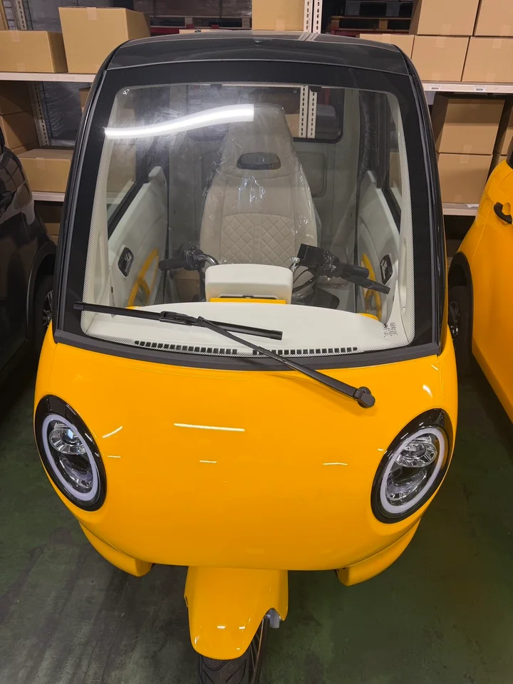限定モデルは４色から選べる｜“軽を買うほどじゃない”人に！ 「98万円～」「太陽光充電」「スマホ約600台給電」「車検・車庫証明不要」の3輪EV「スリールオータ」