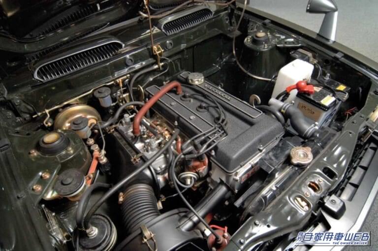 1972年、トヨタの初代カローラレビン（TE27型）のエンジンルーム｜「えっ…54年前とは思えない」 美しいデザインが印象的なトヨタの名車。今も色褪せない初代のカローラ クーペを紹介