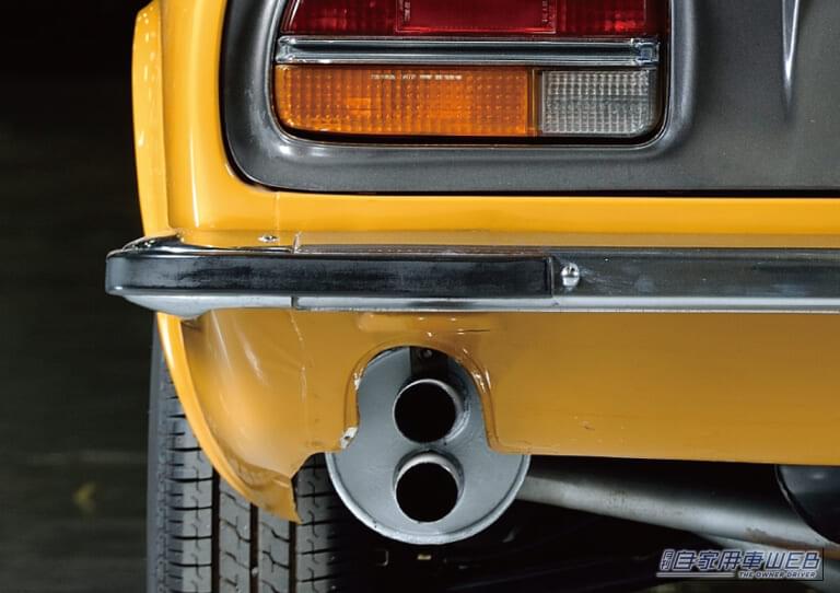 エキゾースト｜57年という長い年月を経てもなお、色褪せないピュアスポーツの咆哮。「4-3-2」という車名に込められた高性能車としてプライド。Zの伝説を体現した【フェアレディZ 432】