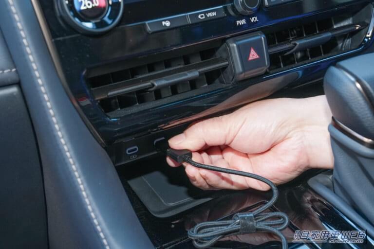 USB KIT（CEA940）接続例｜純正モニターへの簡単出力を実現！ 挿すだけでワイヤレス接続が便利すぎ 　〜データシステム「USB KIT」のすすめ〜