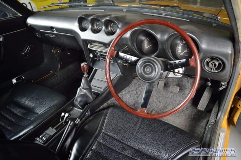 Z432インパネまわり|57年という長い年月を経てもなお、色褪せないピュアスポーツの咆哮。「4-3-2」という車名に込められた高性能車としてプライド。Zの伝説を体現した【フェアレディZ 432】
