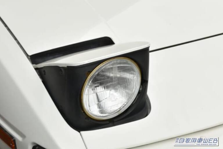 初代サバンナRX-7のリトラクタブル式のヘッドランプ｜「発売直後からプレミア価格に」米国で爆発的な大ヒット。入手困難となった48年前のマツダ車。しかし当時の日本では色眼鏡で見られていた［初代サバンナ RX-7］