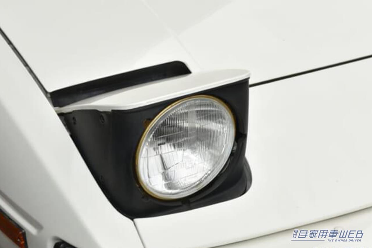 初代サバンナRX-7のリトラクタブル式のヘッドランプ｜「発売直後からプレミア価格に」米国で爆発的な大ヒット。入手困難となった48年前のマツダ車。しかし当時の日本では色眼鏡で見られていた［初代サバンナ RX-7］