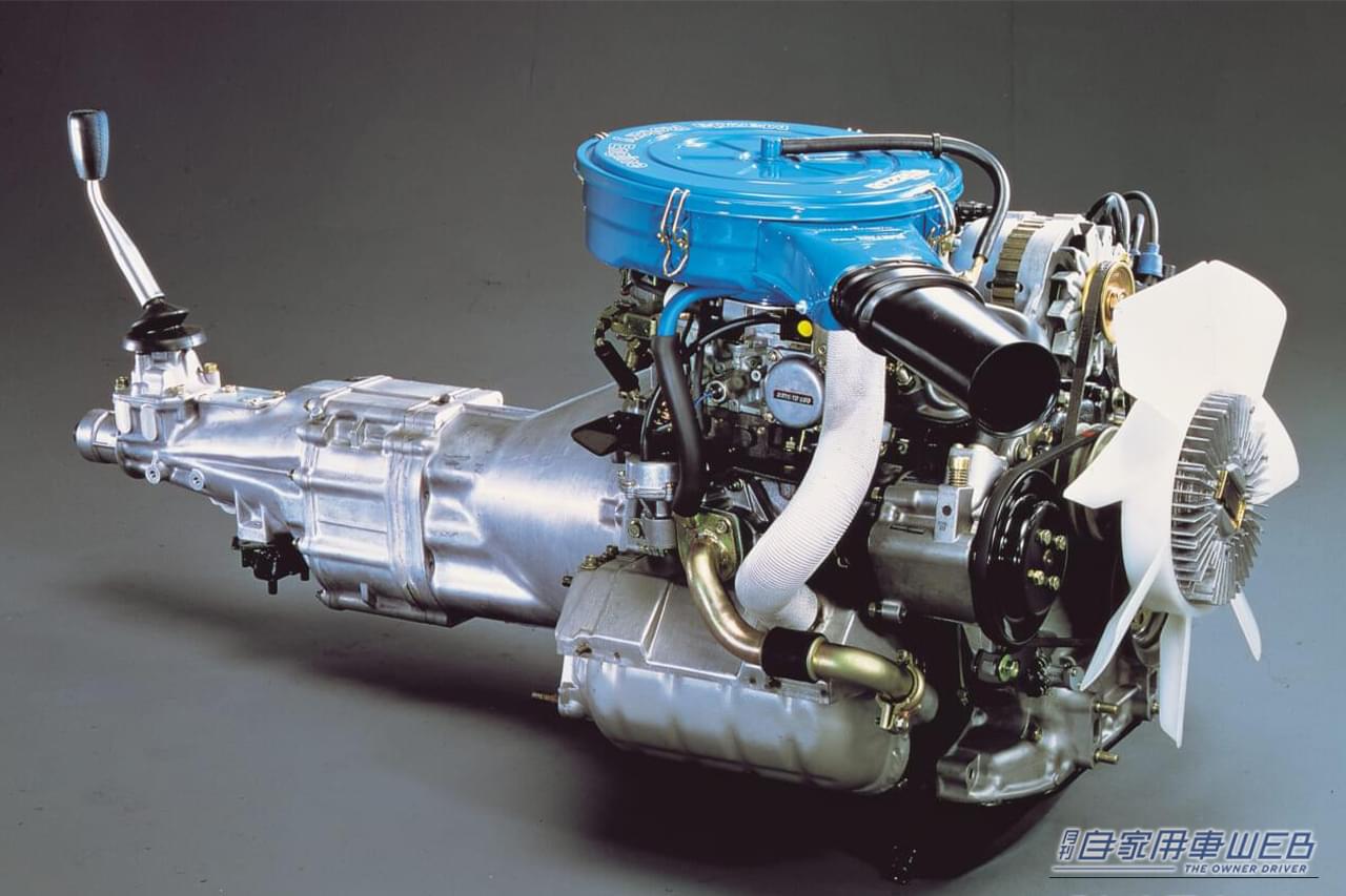 初代RX-7に搭載されたローターリーエンジンの写真｜「発売直後からプレミア価格に」米国で爆発的な大ヒット。入手困難となった48年前のマツダ車。しかし当時の日本では色眼鏡で見られていた［初代サバンナ RX-7］