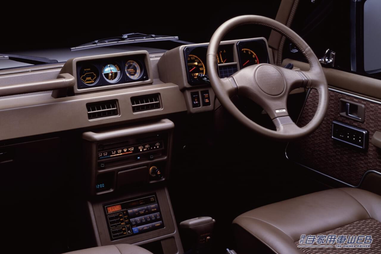 スーパーエクシード(インパネ)|「いまや世界的なムーブメントとなった“SUV”の原点」は、44年前に登場したオフロード4WD【三菱・パジェロ】だった!