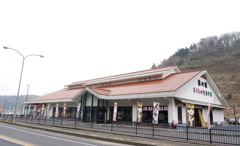 【車中泊旅行におススメ！ RVパーク最新情報】出雲大社や松江市など山陰の主要観光地を巡るベースキャンプとしても便利なRVパーク『島根県雲南市／RVパーク 雲南市道の駅さくらの里きすき緑地公園』