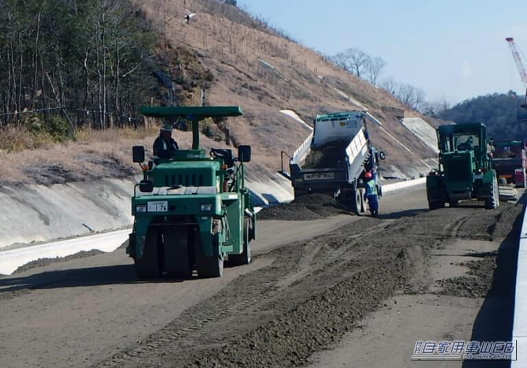 路盤工2|【大人の社会見学】日本の物流を支える整備された道路。いつも使ってるけど、意外と知らない『舗装道路』ができるまで。