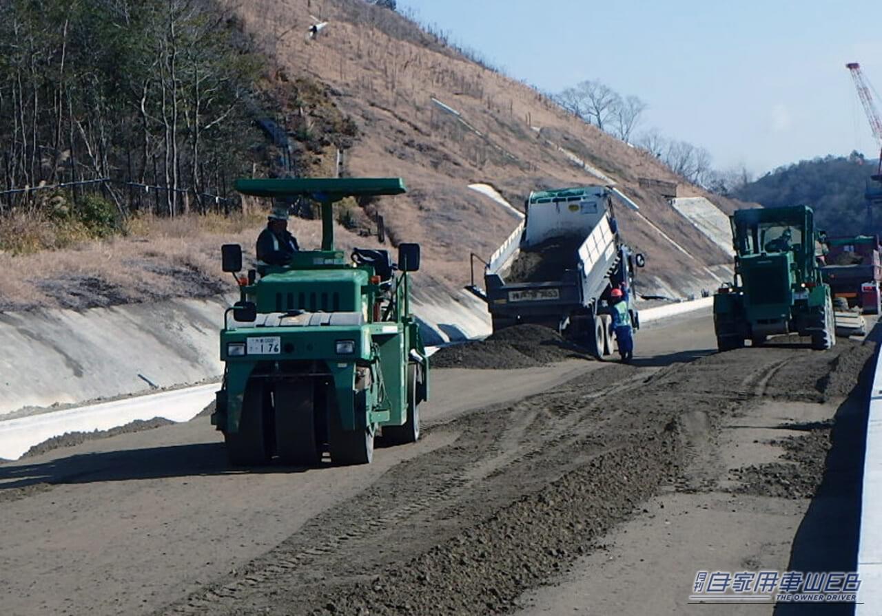 路盤工２｜【大人の社会見学】日本の物流を支える整備された道路。いつも使ってるけど、意外と知らない『舗装道路』ができるまで。