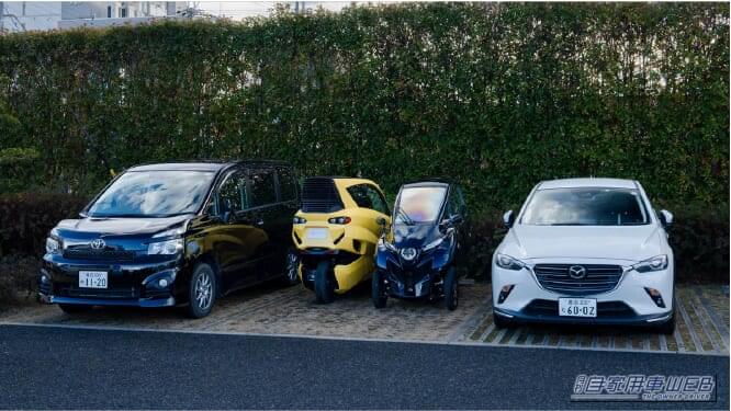 乗用車1台分の一般的な駐車スペースなら、Lean3は2〜4台駐車可能。｜バイクでもクルマでもない、169万円の三輪EV「Lean3」は最高60km/h！ ゴルフバッグも積めるエアコン付き一人乗りEV、オートバックスで受注開始
