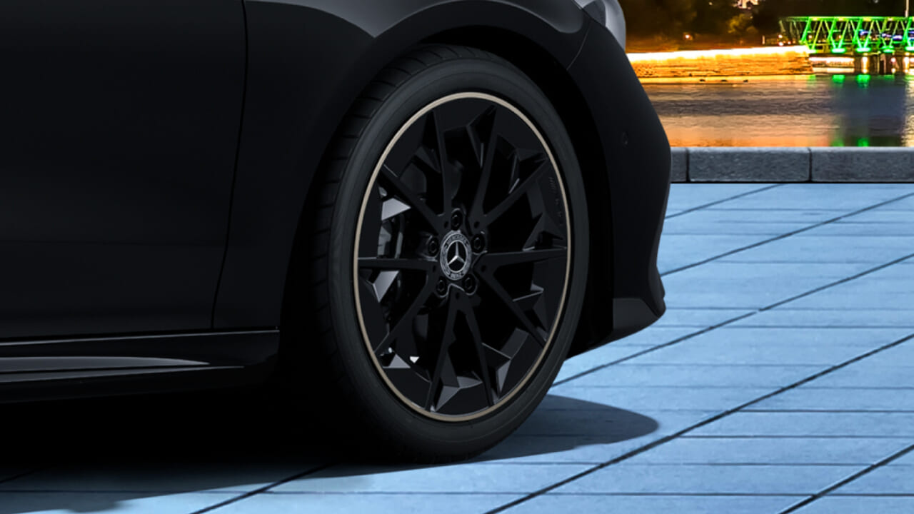|3つの画面で未来的なコクピットを実現した「MBUXスーパースクリーン」標準装備の限定車「CLAシューティングブレーク with EQ」登場