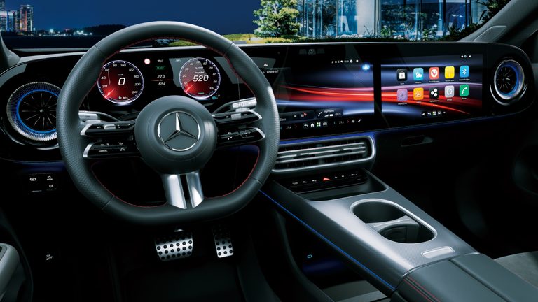 3つの画面で未来的なコクピットを実現した「MBUXスーパースクリーン」標準装備の限定車「CLAシューティングブレーク with EQ」登場