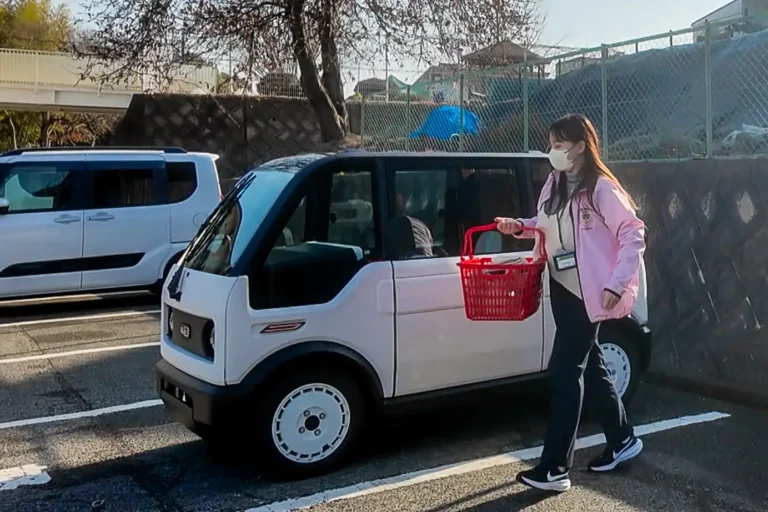 KGモーターズの一人乗り超小型EV「mibot(ミボット)」|最高60km/h・航続100kmの1人乗り超小型EVが本格量産へ! KGモーターズ「mibot」が4.7億円を調達、街を変える超小型EVとは?